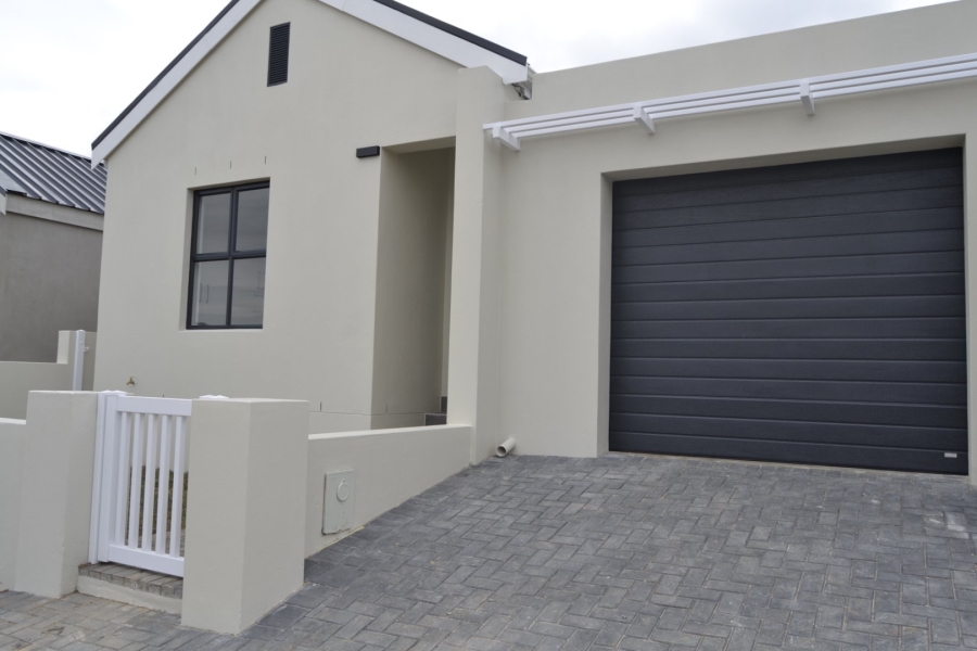 2 Bedroom Property for Sale in Somerset Lakes Western Cape